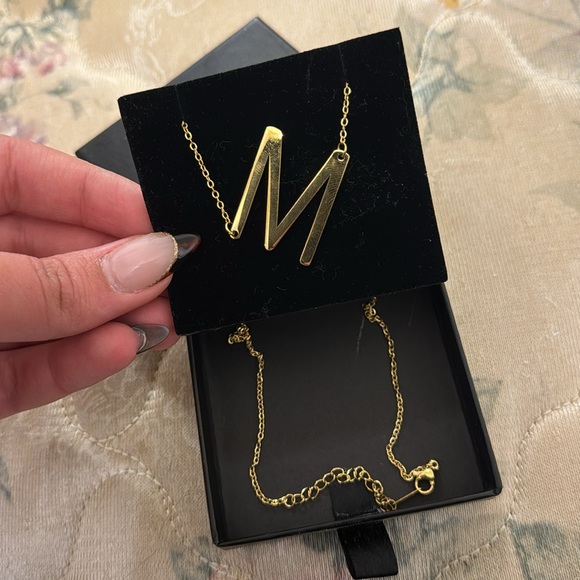 18 K gold statement initial necklace “M” - Picture 3 of 3